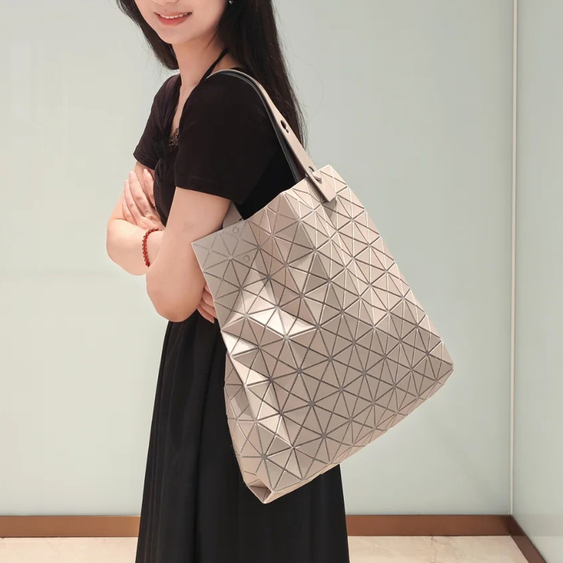 Japanese Prism Geometric Rhombus Bag 9×8 Grid Handbag Shoulder Bag Tote Bag 5×4 Platinum Small Square Box Women's Bag Japanese Prism Geometric Rhombus Bag 9×8 Grid Handbag Shoulder Bag Tote Bag 5×4 Platinum Small Square Box Women's Bag