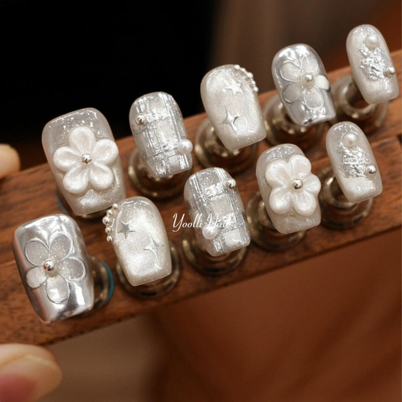Youli【Mercury Record】Handmade Wearable Nails Ice Crystal Carved Cat's Eye Silver Metallic Texture Elegant Manicure