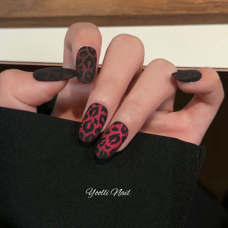 Youli【Pink Leopard Hunter】Purely Handmade Wearable Nails with Matte Velvet Hand-Painted Leopard Print, Sweet and Cool Autumn/Winter Design Nail Art Youli【Pink Leopard Hunter】Purely Handmade Wearable Nails with Matte Velvet Hand-Painted Leopard Print, Sweet and Cool Autumn/Winter Design Nail Art