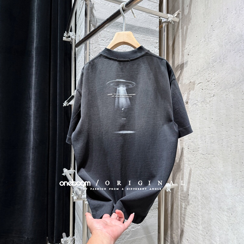 330g Heavyweight Short-Sleeve Youth T-Shirt, Unisex, Loose Fit, Crew Neck, Trendy Brand, Drop Shoulder Sleeves, Vintage-Style Top 330g Heavyweight Short-Sleeve Youth T-Shirt, Unisex, Loose Fit, Crew Neck, Trendy Brand, Drop Shoulder Sleeves, Vintage-Style Top