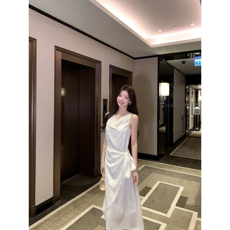 1Xtwo Intellectual and Elegant French-Style Swing Collar Sleeveless Vest Dress for Women with a Sense of Design, Elegant Tie-Waist Long Dress 1Xtwo Intellectual and Elegant French-Style Swing Collar Sleeveless Vest Dress for Women with a Sense of Design, Elegant Tie-Waist Long Dress