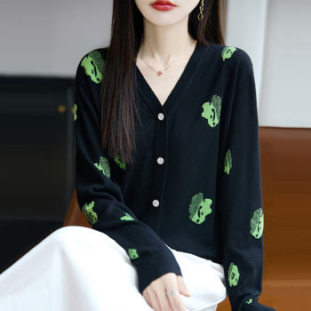 Women's v-neck jacquard wool knitted cardigan jacket