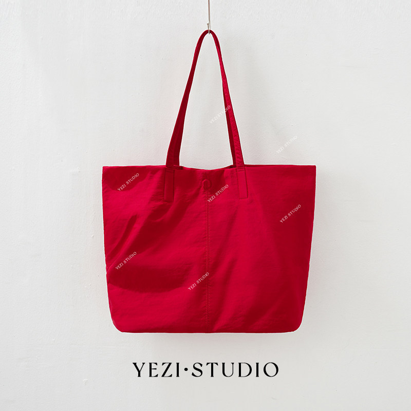 [Summer Berry] High-Quality Waterproof Casual Minimalist Style Large-Capacity Commuter Tote Bag 26146018