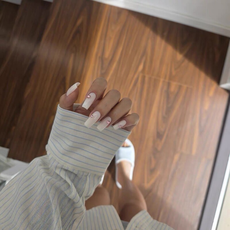 High-End Milky White Pink Diamond Summer-Enhancing Wear-On Nails, Medium-Length, Light Luxury, Custom-Made, Nude Color, Sparkling, Purely Handmade Manicure