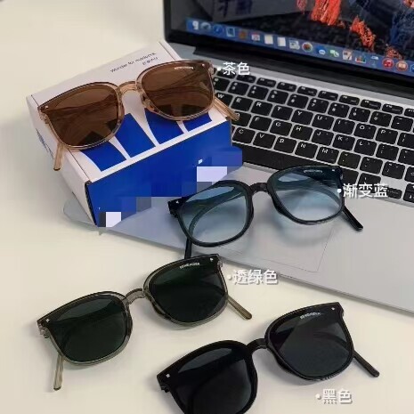 7.16 Jiaojia Couple Style Foldable Sunglasses [Includes Storage Case + Test Card + Glasses Cloth] 52128
