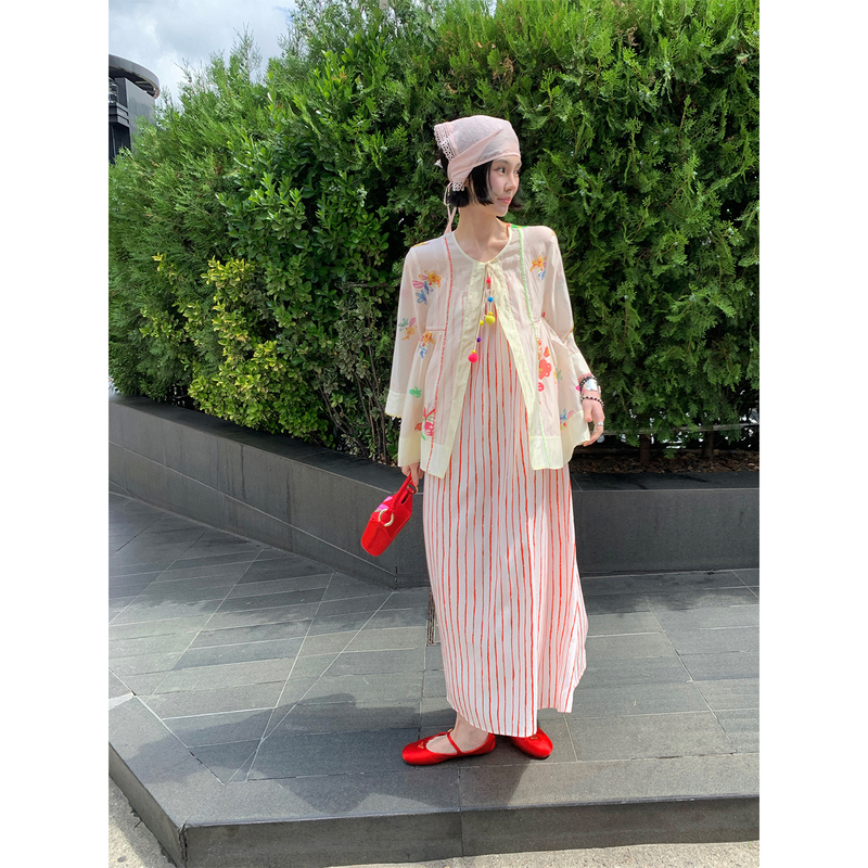 Mona Zhang Qixian Colorful Floral Blouse/Brilliant Floral Beaded Skirt/Blouse and Skirt Vacation Set