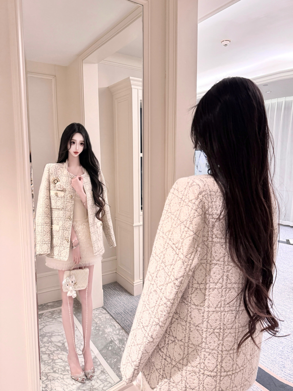 Yimoxi Yimoxi [Gabrielle] Rich Girl's Wool Tweed Chanel-Style Jacket for Women with Brooch