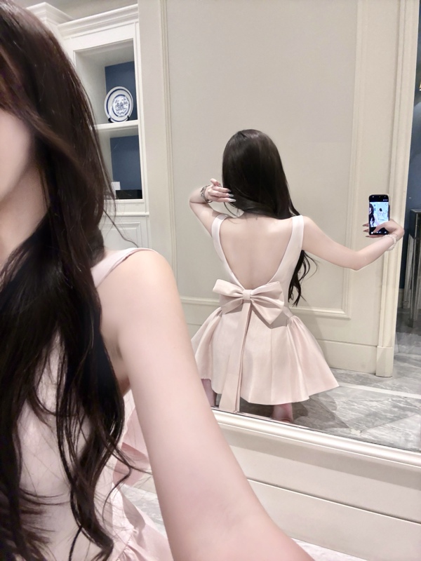 Yimoxi [Chantilly Noble Lady] Socialite Style Heavy Craft Solid Color Backless Slimming Bow Tie Waist Dress