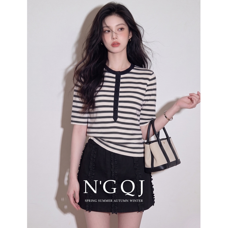 2026 Early Autumn New Casual Minimalist Style Commuting Daily Wear Mid-Sleeve T-Shirt and Short Skirt Set, Stylish Two-Piece Set 2026 Early Autumn New Casual Minimalist Style Commuting Daily Wear Mid-Sleeve T-Shirt and Short Skirt Set, Stylish Two-Piece Set
