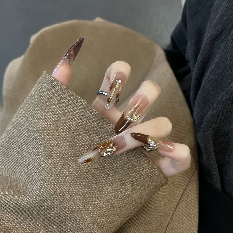 Autumn and Winter Style Wearable Nails, Maillard Brown French-Style Gradient Leopard Print Nails, Sparkling Rhinestone Fake Nail Patches Autumn and Winter Style Wearable Nails, Maillard Brown French-Style Gradient Leopard Print Nails, Sparkling Rhinestone Fake Nail Patches