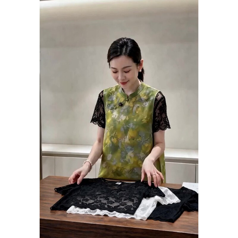 Black Lace Hollow-Out Short-Sleeve Undershirt for Women, Spring and Autumn, Anti-Exposure, Transparent Sheer Half-Top Black Lace Hollow-Out Short-Sleeve Undershirt for Women, Spring and Autumn, Anti-Exposure, Transparent Sheer Half-Top