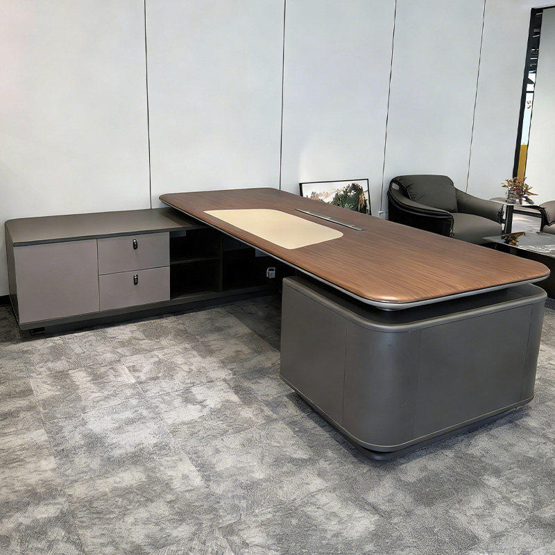 2026年买吉赠意式轻奢实木办公桌要注意什么？打造个性化简约现代小型老板桌的秘密