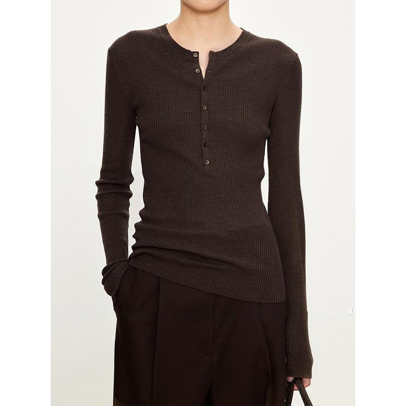 High-End Semi-Open Henley Collar Stylish Slim-Fit Versatile Knit Sweater for Women Early Autumn Retro Commuter Pullover Top
