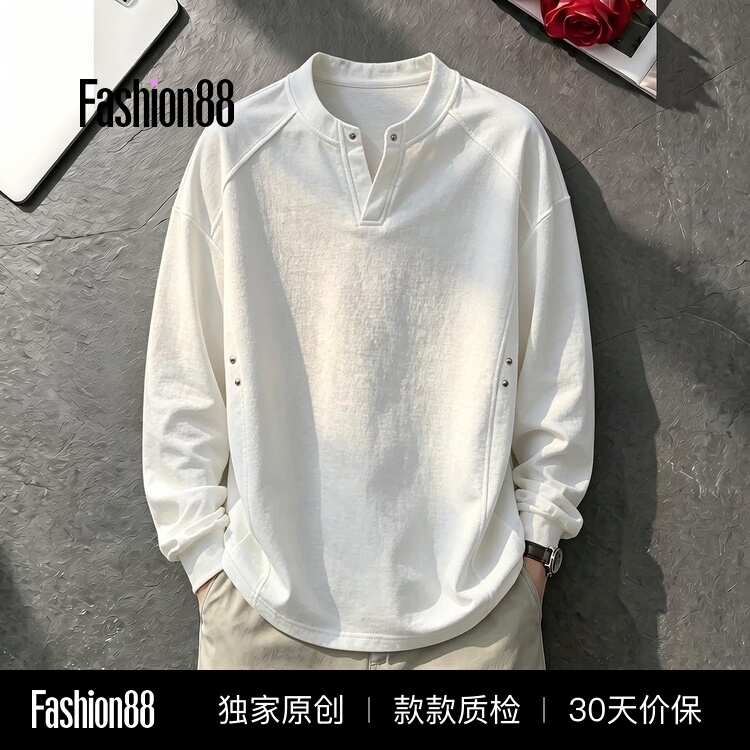 Japanese-Style V-Neck Half-Open Placket Raglan Sleeve Long-Sleeve T-Shirt for Men, Featuring a Relaxed and Sophisticated Design