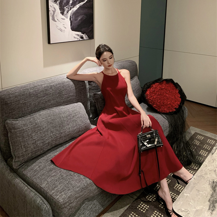 French-Style Light Luxury Hepburn-Inspired Red Halter Neck Dress for Women, Autumn Niche Waist-Cinching Flared Strapless Long Dress