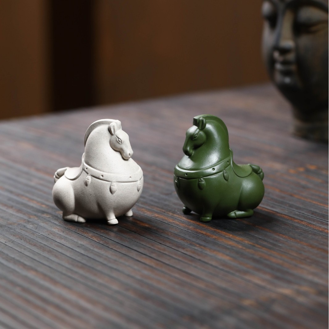 Green horse tea pet Yixing purple clay Tang horse ornaments can raise a lucky horse to success tea set creative handmade tea play