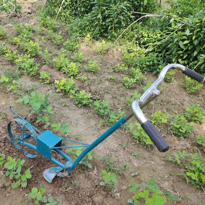 翻土神器多功能开荒神器翻土开沟除草农用耕地机人力手拉犁地机