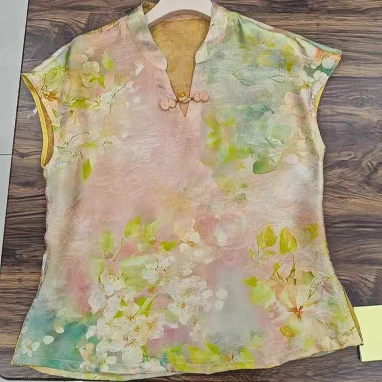 Sleeveless Top with Floral Tie-Dye Pattern Sleeveless Top with Floral Tie-Dye Pattern