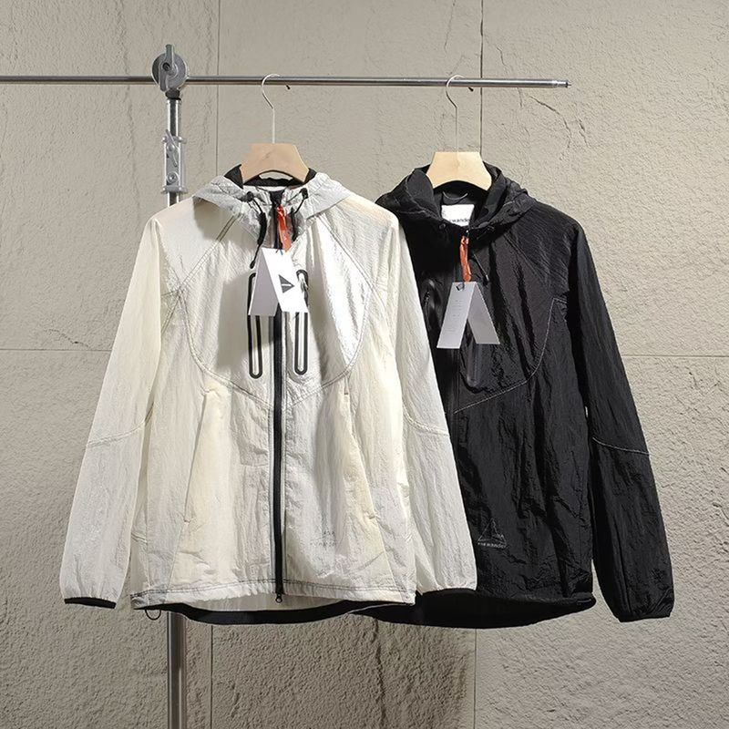 Japanese Style Ultra-Thin Windproof Hooded Jacket Skin Coat 2026 Summer Unisex Japanese Style Ultra-Thin Windproof Hooded Jacket Skin Coat 2026 Summer Unisex