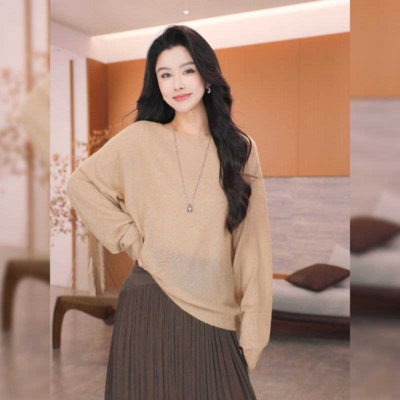 Old White Not White【Fu Yao】French-Style Boat Neck T-Shirt for Women, New Batwing Sleeve, Lazy and Gentle, Slimming Knit Top Old White Not White【Fu Yao】French-Style Boat Neck T-Shirt for Women, New Batwing Sleeve, Lazy and Gentle, Slimming Knit Top