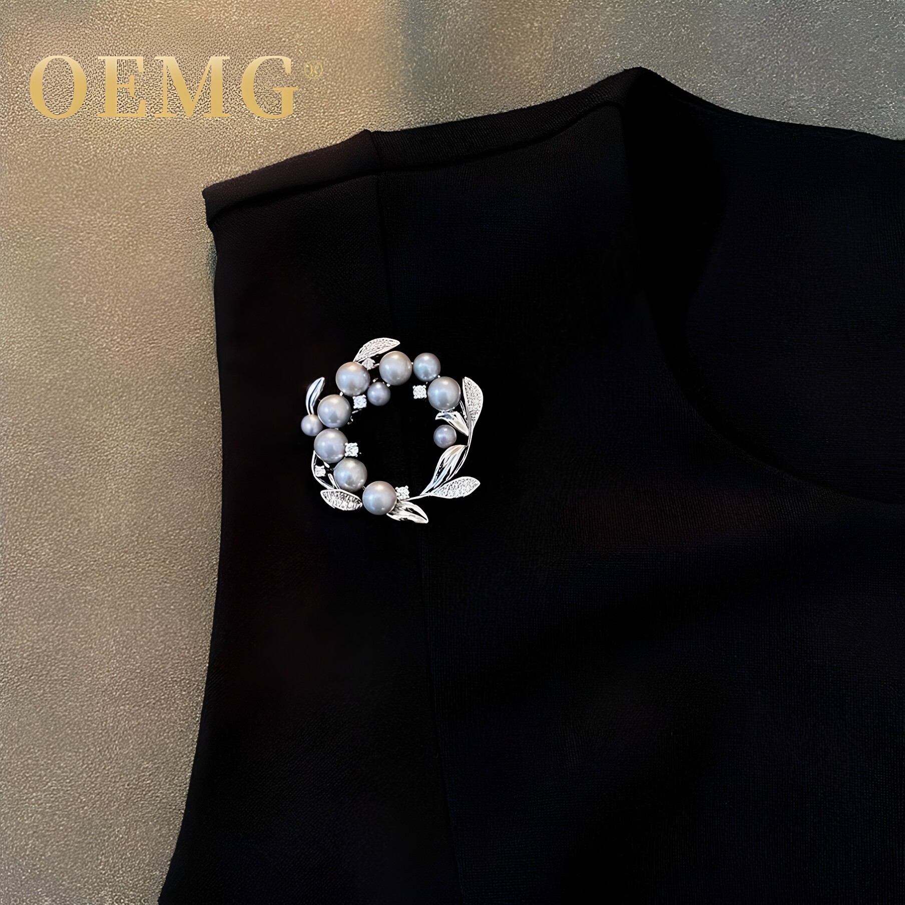 OEMG Luxury Pearl Flower Brooch: High-end, exquisite, fashionable, niche, elegant suit corsage pin, premium gift.