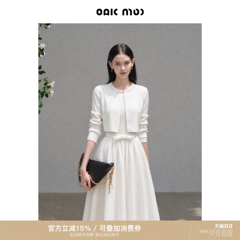 Oakmoo/ "Gentle Turnaround Style" Elegant Round Neck Sleeveless Waist-Cinching A-Line Dress with Handmade Embroidered Blouse Set Oakmoo/ "Gentle Turnaround Style" Elegant Round Neck Sleeveless Waist-Cinching A-Line Dress with Handmade Embroidered Blouse Set