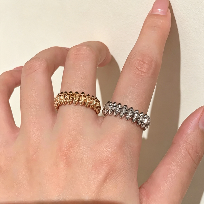 18K Gold Rivet Ring Narrow Version Rose Gold White Gold Clash Bullet Ring Unisex Style Personalized Couple Rings 18K Gold Rivet Ring Narrow Version Rose Gold White Gold Clash Bullet Ring Unisex Style Personalized Couple Rings