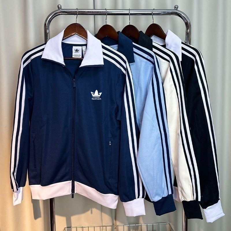 2026 Spring and Autumn Retro Sports Style Three-Stripe Zipper Jacket for Men and Women, Stand-Up Collar Striped Jacket, Sports Jacket 2026 Spring and Autumn Retro Sports Style Three-Stripe Zipper Jacket for Men and Women, Stand-Up Collar Striped Jacket, Sports Jacket