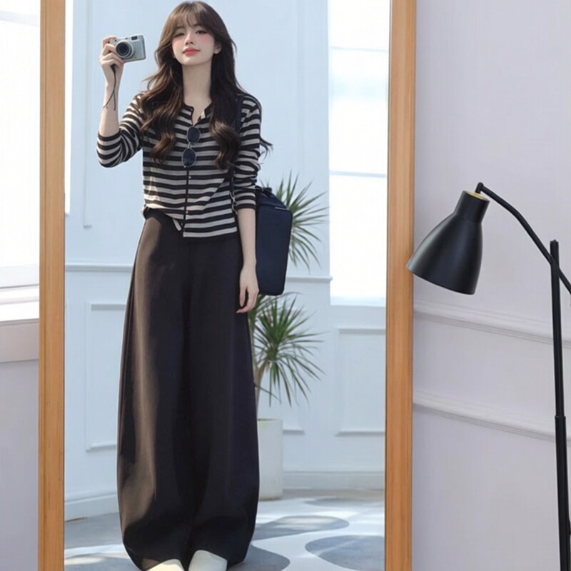 Korean Style Outfit Set 2026 Autumn and Winter New Fashion Single-Breasted Striped Top with Drape Effect and Slimming Wide-Leg Pants Korean Style Outfit Set 2026 Autumn and Winter New Fashion Single-Breasted Striped Top with Drape Effect and Slimming Wide-Leg Pants