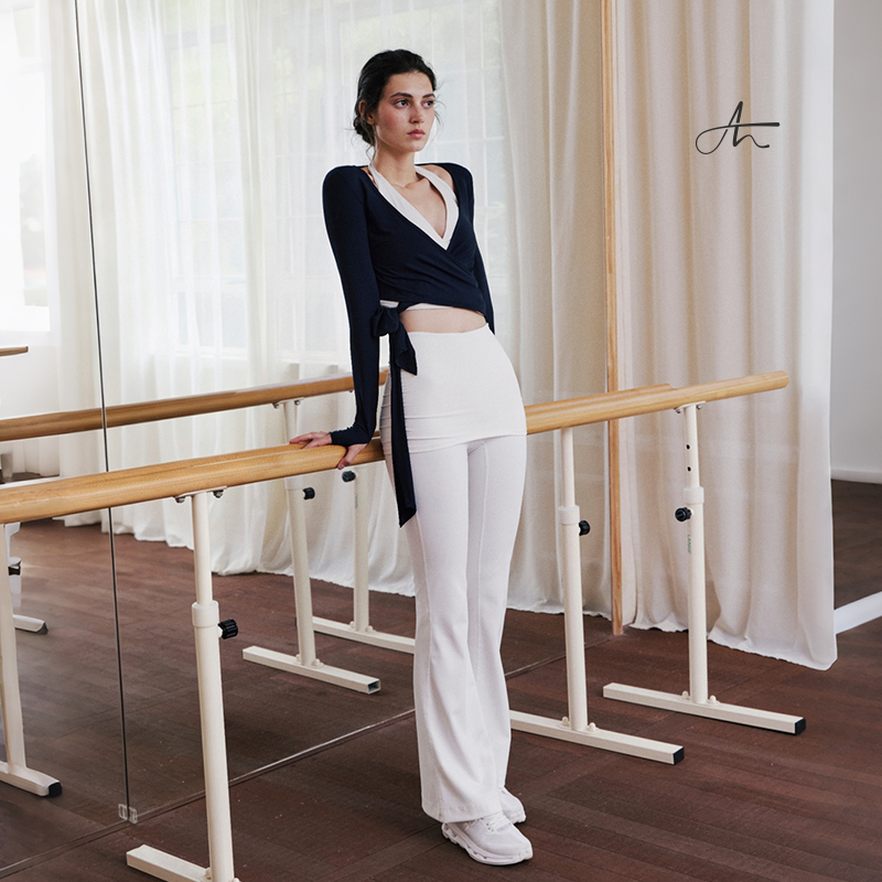 Alteri Room'Pure White Poetry Night' Slim Fit Pilates Dance Yoga Fitness Pants Cardigan Set Alteri Room'Pure White Poetry Night' Slim Fit Pilates Dance Yoga Fitness Pants Cardigan Set