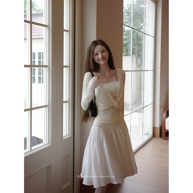 Yuyu Highly Recommends Squid Jelly Pear Soup!! 【Exclusive Masterpiece】Lyocell Slim Fit Tube Top Apricot Knit Set
