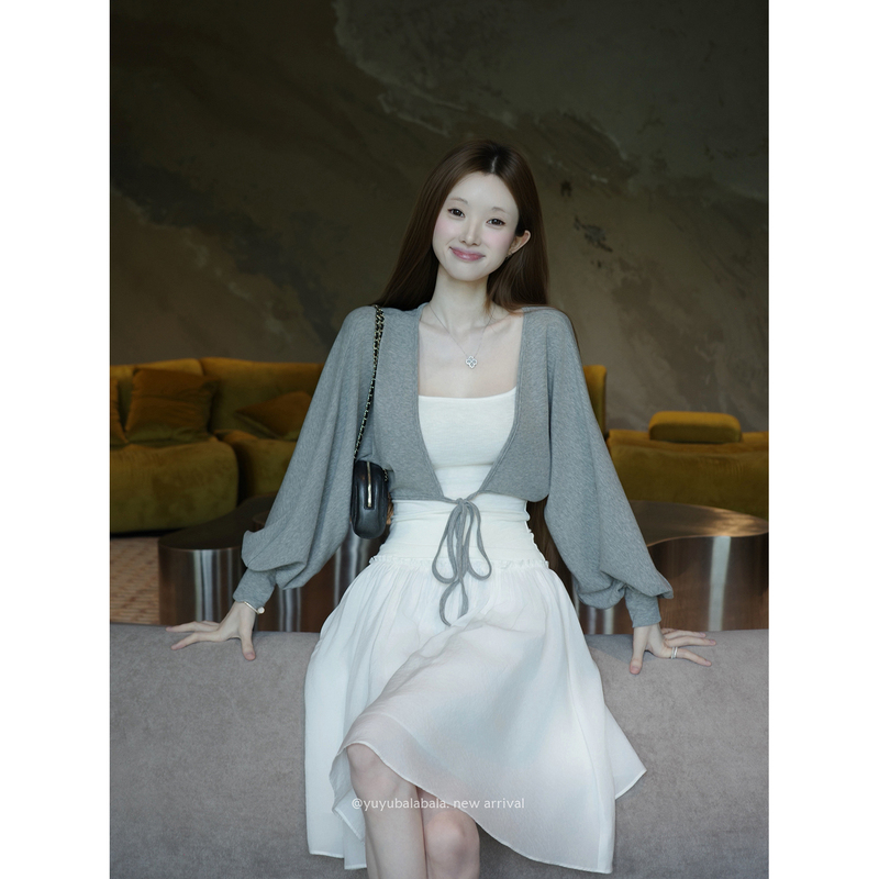 Yuyu Highly Recommends Squid Frozen Pear Soup!! [Exclusive Masterpiece] Korean-Style Lantern Sleeve Top, Cardigan, and Vest Set