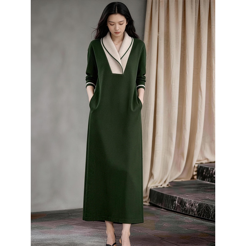Green Dress 2026 Autumn New Women's European Style Versatile Design Fashionable Chic Light Luxury Beautiful Long Dress Green Dress 2026 Autumn New Women's European Style Versatile Design Fashionable Chic Light Luxury Beautiful Long Dress
