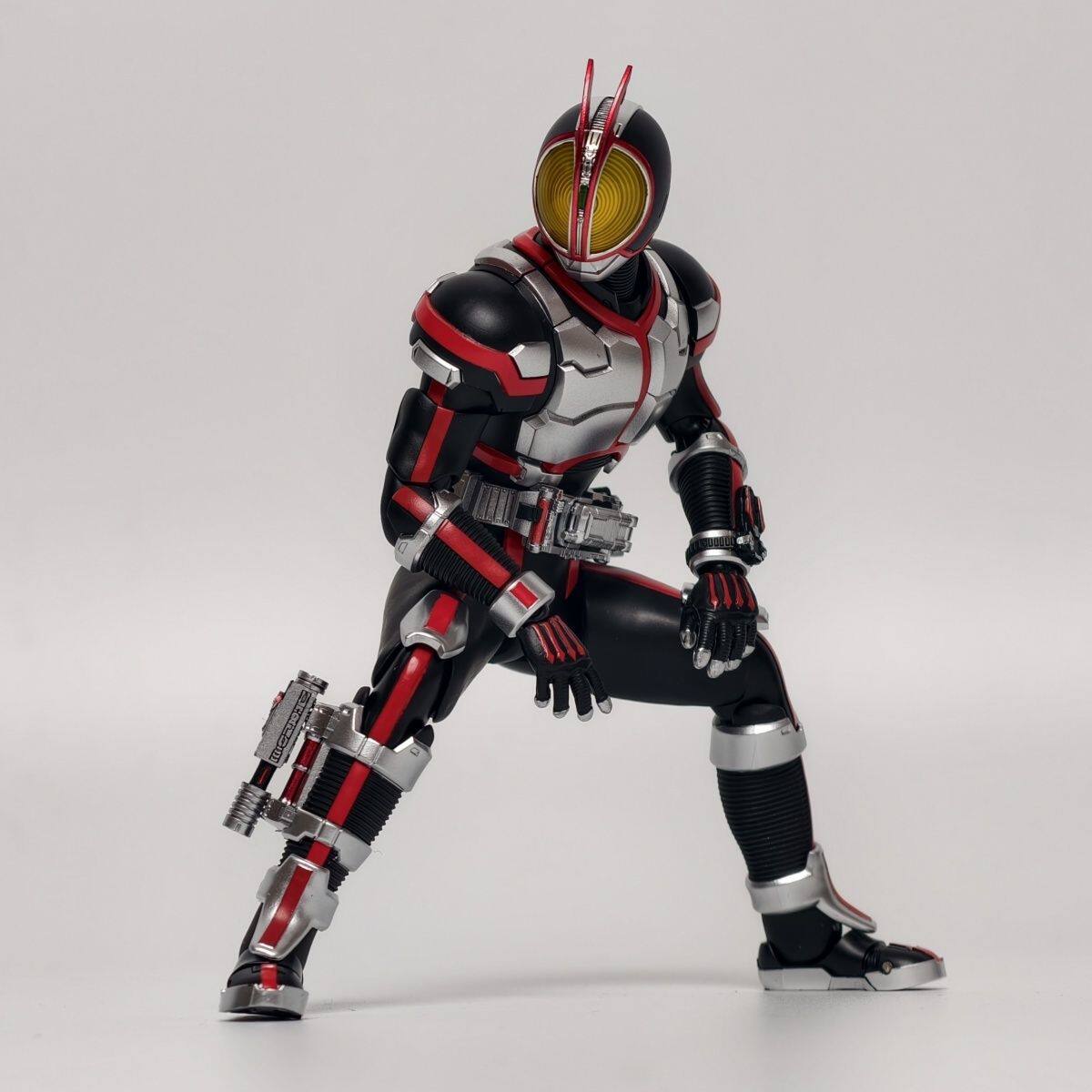 มีสินค้าในสต็อก ล็อตที่สี่ โมเดลชายแปลกประหลาด 555 ไฟซ์ Shf แกะสลักกระดูก พร้อมชุดไฟ คาเมนไรเดอร์