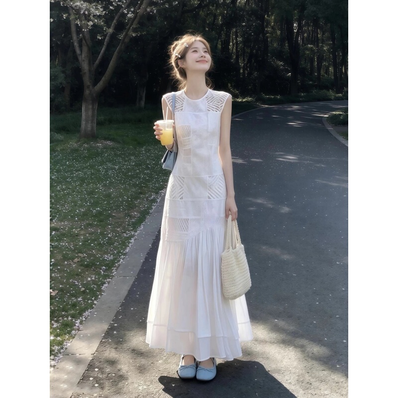 Korean Uamtor White Vest Hollow-Out Dress for Women, Summer French-Style Long Dress, Stylish, Slimming, and Waist-Cinching Korean Uamtor White Vest Hollow-Out Dress for Women, Summer French-Style Long Dress, Stylish, Slimming, and Waist-Cinching