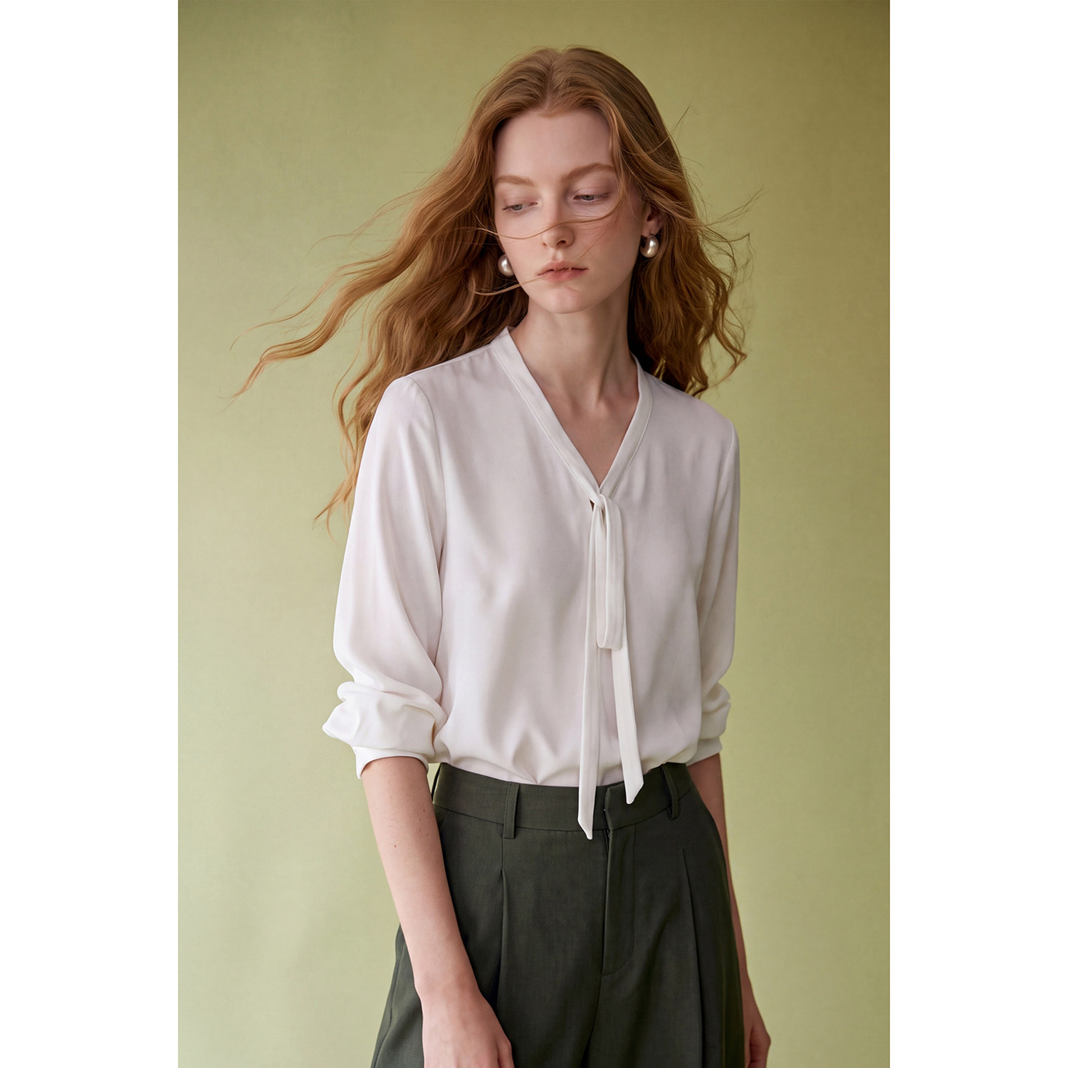 Etam French-style white V-neck ribbon long-sleeved shirt for women, autumn 2026, slimming design, elegant top.