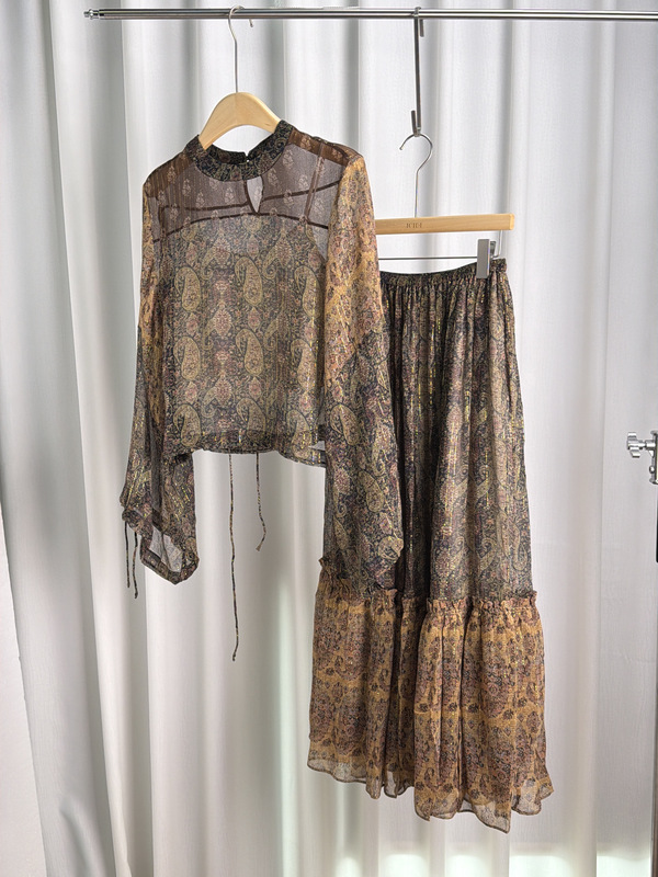[Angel Exclusive] Paisley Pattern Earth-Tone Printed and Dyed Light Luxury Silk Long-Sleeve Skirt Set 260887