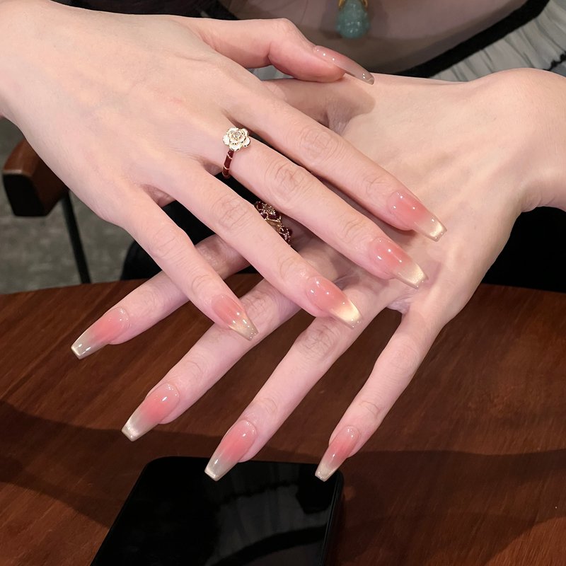 Original Color Pure Nude Pink Handmade Wearable Nails with Clear Golden Cat Eye Oval Design, High-Quality Nail Tips That Enhance Complexion