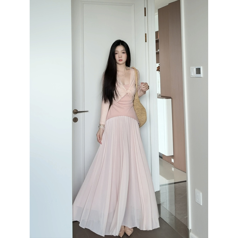 Sun Xiaoju's "Mermaid" Tie-Up Cardigan Pleated Strap Dress Women's Autumn Chiffon Two-Piece Long Dress Sun Xiaoju's "Mermaid" Tie-Up Cardigan Pleated Strap Dress Women's Autumn Chiffon Two-Piece Long Dress