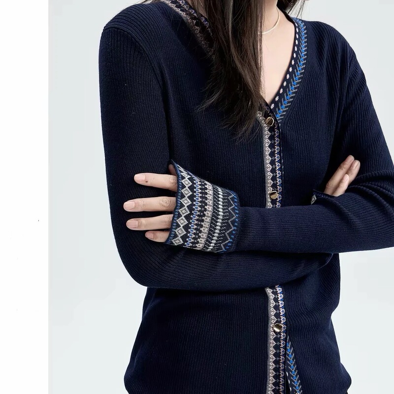 Same Style as in the Mall ~ Skin-Friendly Soft Cashmere, Wool, and Yak Wool Jacquard Cardigan # 66345 Same Style as in the Mall ~ Skin-Friendly Soft Cashmere, Wool, and Yak Wool Jacquard Cardigan # 66345