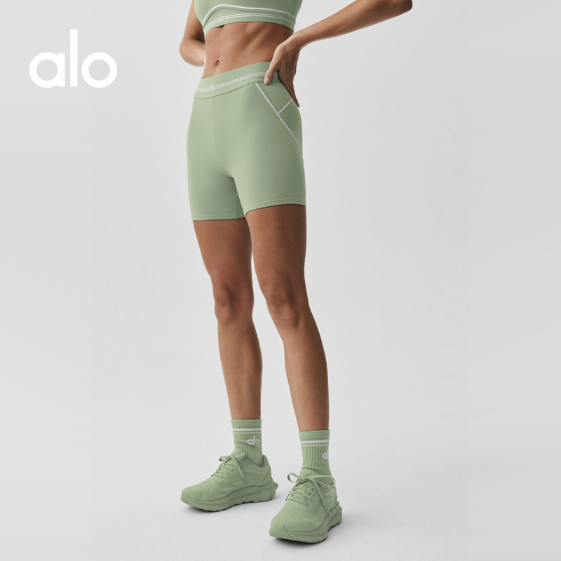 Alo|Women's Airbrush Heart Throb Slim Fit Sports Cycling Shorts High Waist Shorts 4” Alo|Women's Airbrush Heart Throb Slim Fit Sports Cycling Shorts High Waist Shorts 4”