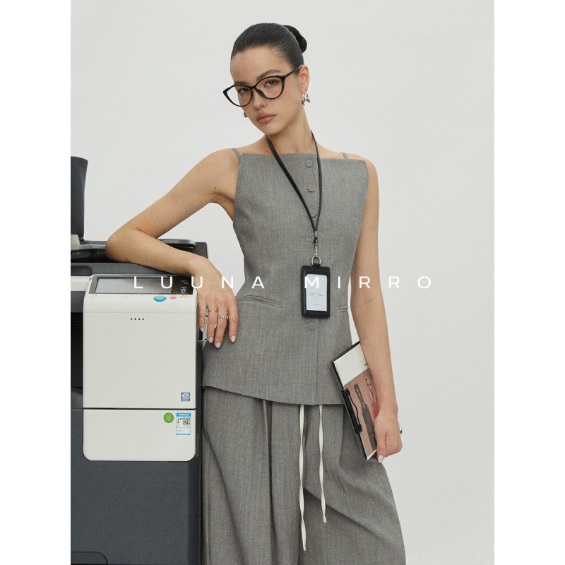 Luunamirro【Oumengde】Intelligent Retro-Style Gray Sleeveless Vest for Women, Waist-Cinching, Suitable for Workplace and Commuting Luunamirro【Oumengde】Intelligent Retro-Style Gray Sleeveless Vest for Women, Waist-Cinching, Suitable for Workplace and Commuting