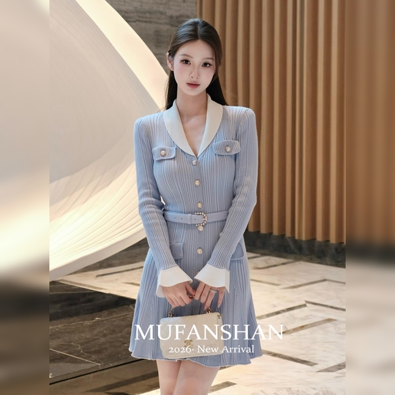2026 Early Autumn New Style Haze Blue Color-Blocked Lapel Long-Sleeve Knitted Dress for Women, Light Luxury, High-End Feel, Slim-Fitting Short Dress 2026 Early Autumn New Style Haze Blue Color-Blocked Lapel Long-Sleeve Knitted Dress for Women, Light Luxury, High-End Feel, Slim-Fitting Short Dress