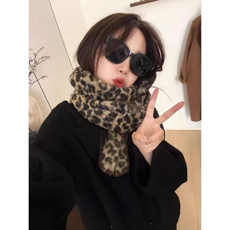 Leopard Print Scarf ~10.10/Korea ins Versatile, Warm, Cold-Resistant, Double-Sided Wool Roll Scarf Leopard Print Scarf ~10.10/Korea ins Versatile, Warm, Cold-Resistant, Double-Sided Wool Roll Scarf