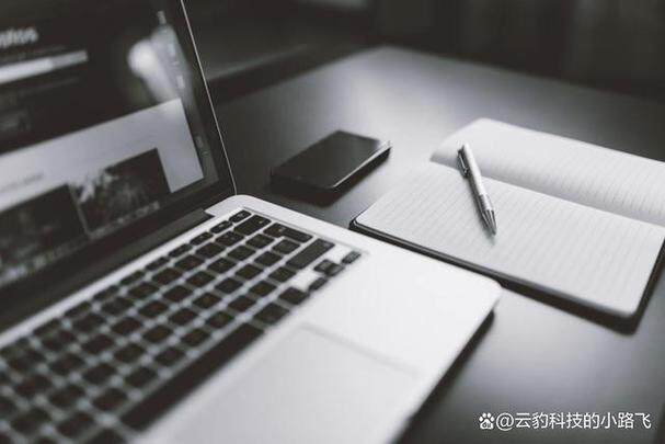 网站搭建公司定制开发方案免费模板简单推荐，好看还利于收录排名