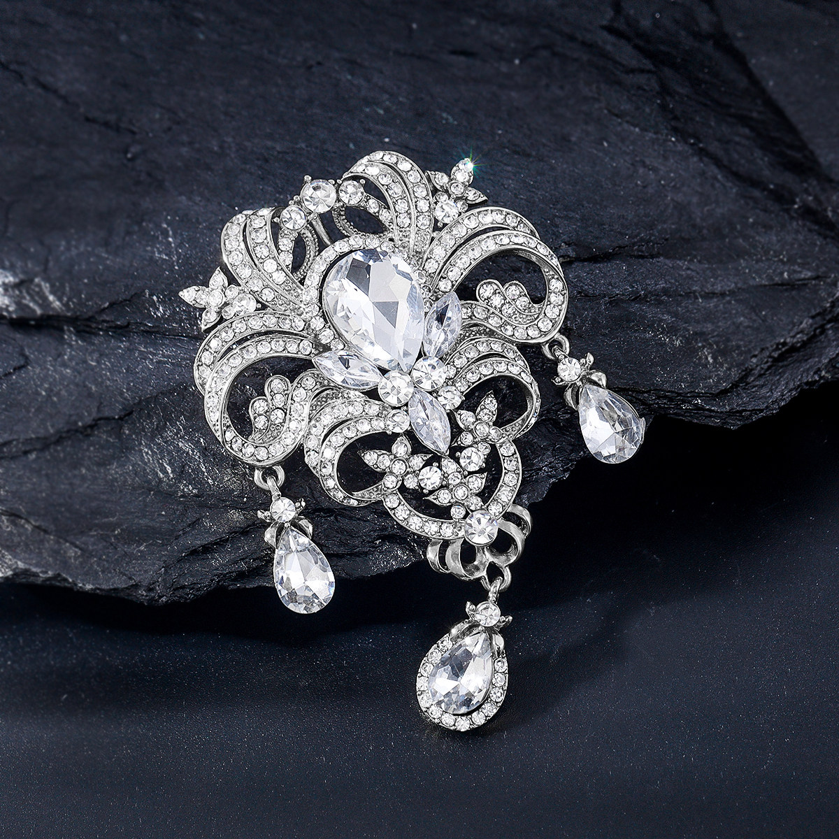 European and American Retro Elegant Crystal Glass Brooch, High-End Banquet Dress Accessories, Brooch, Corsage, Anti-Exposure Jewelry