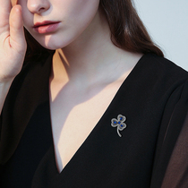 Upscale fashion zircons stone brooch woman anti-walking light fixing clothes Dont pin delicate and small chest flowers clothing 100 matching accessories