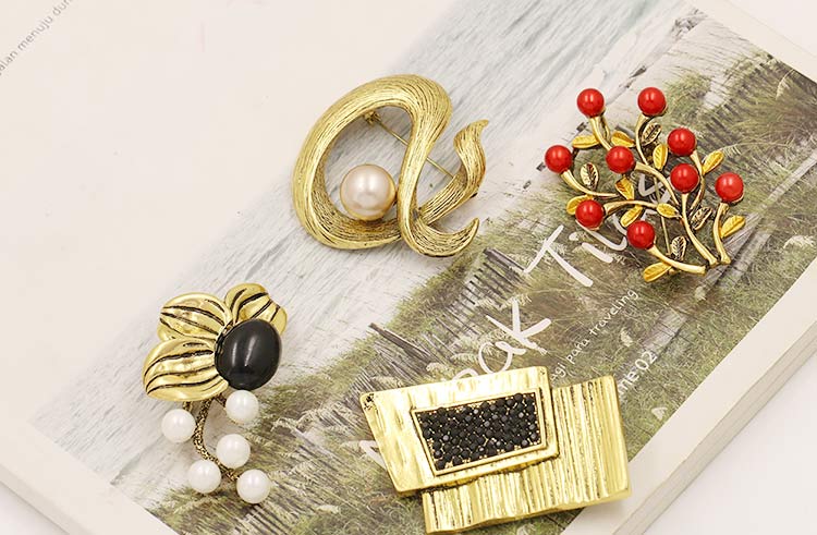 Châu Âu và Hoa Kỳ retro cá tính mới ngọc trai hoang dã động vật trâm cài áo khoác sườn xám đơn giản phụ kiện pin trâm cài áo hàn quốc