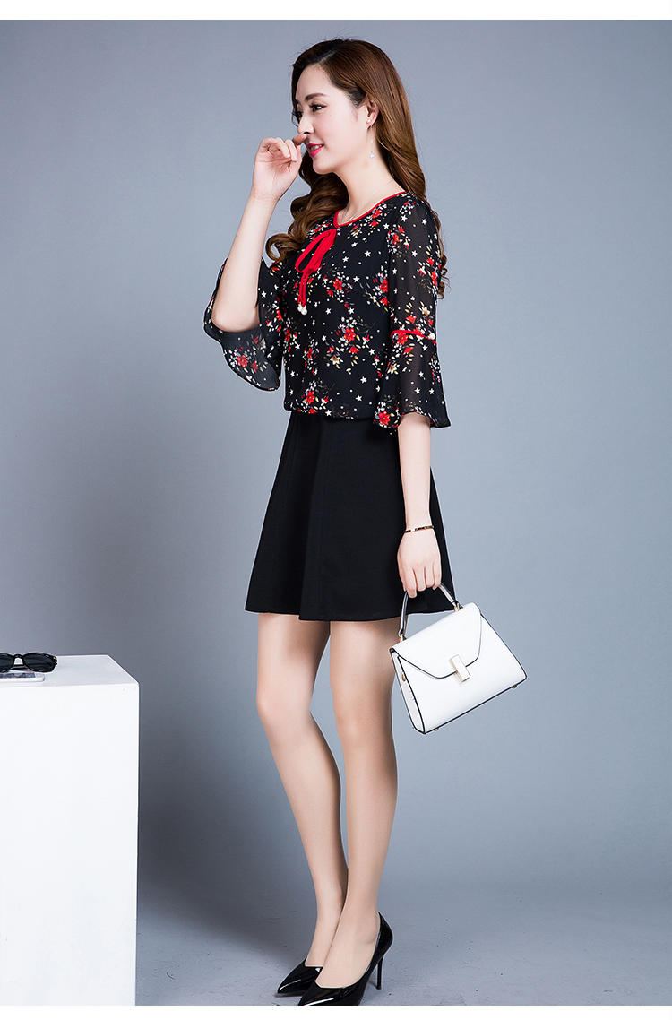 2018 mùa thu mới hoa bảy điểm tay áo một từ váy mẹ trung niên với chiffon in giả hai mảnh đầm váy đầm xòe