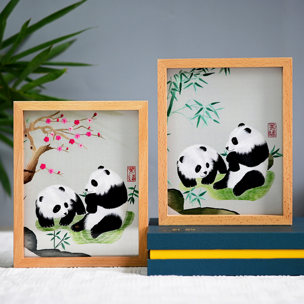 Sichuan Embroidery Double-Sided Embroidered Panda Figurine, Chinese-Style Gift for Foreigners, Chengdu Souvenir